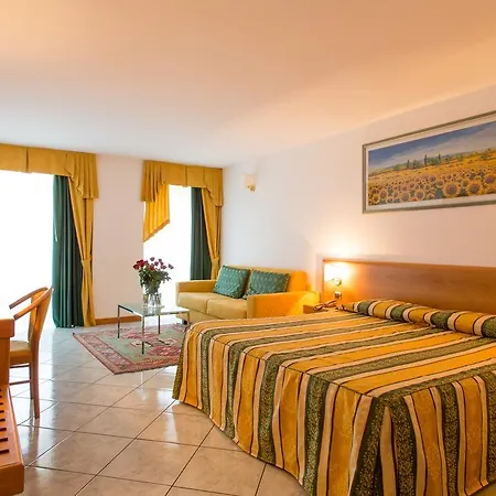 Hotel Capri 3s 3*