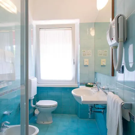 Hotel Capri 3s Bardolino