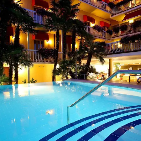 Hotel Capri 3s