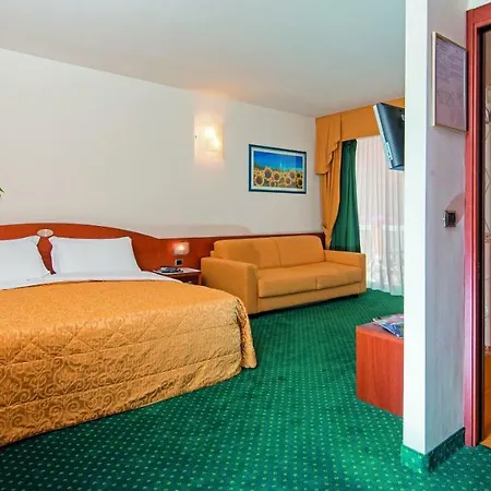 Hotel Capri 3s 3*