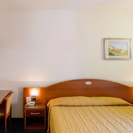 Capri 3s Szálloda 3*