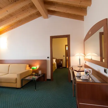 Capri 3s فندق باردولينو