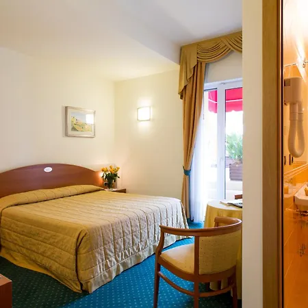 Capri 3s Szálloda 3*