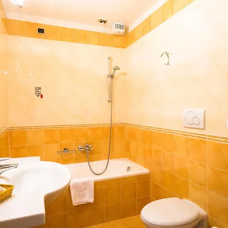 هوتل كابري 3* باردولينو