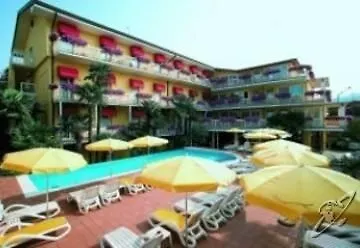 Capri 3*