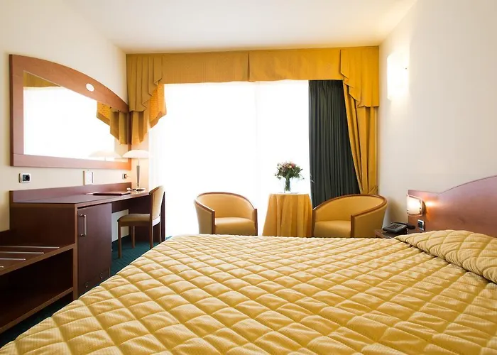 Capri 3s 3* Бардоліно