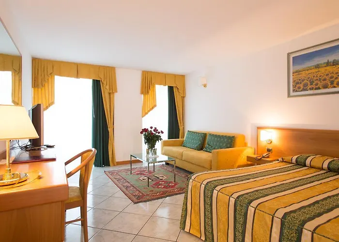 Hotel Capri 3s Bardolino