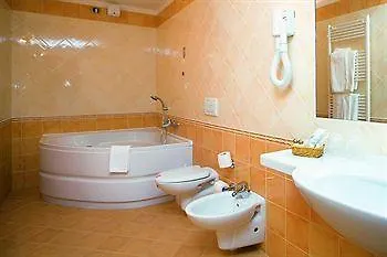 Hotel Capri 3s Bardolino